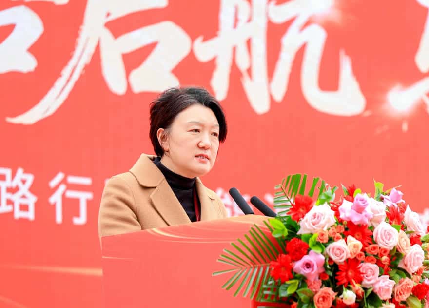 1761123325604169.jpg 岳青.jpg